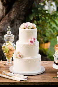 Romantic Wedding Cake & Dessert Table