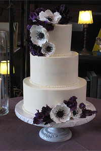 Sugar Ranunculus and Purple Flower Cake